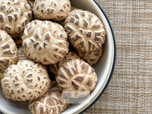 Load image into Gallery viewer, 野生日本原木天白花菇  Wild Japanese Mushroom